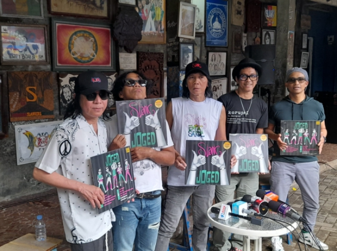 Slank - Potlot.