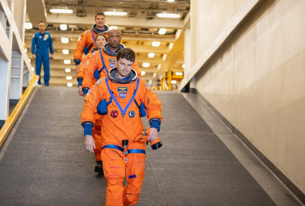 Pemimpin NASA Ragu Elon Musk Bakal Dorong Trump untuk Batalkan Roket Bulan