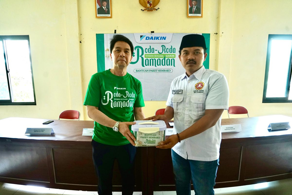 DAIKIN Salurkan Lebih dari 1.000 Paket Sembako Melalui Program Roda-Roda Ramadan