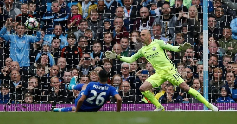 2 Kasus Pelanggaran Double Kick Penalti Seperti Julian Alvarez di Liga Inggris