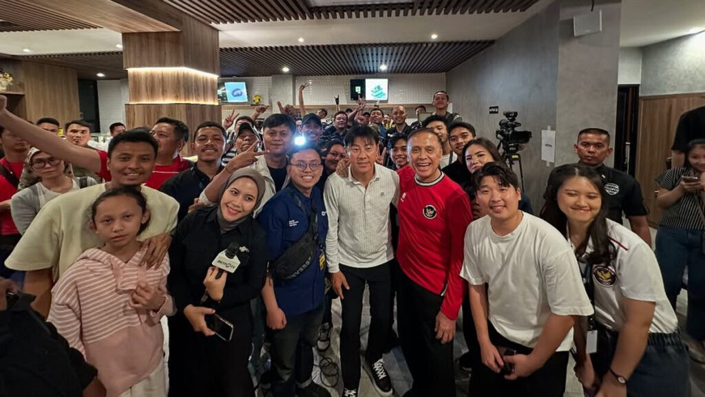 Selebrasi Gila Shin Tae-yong saat Timnas Indonesia Permalukan Bahrain