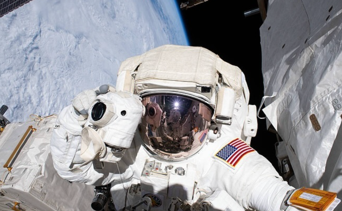 NASA Tawarkan Hadiah Rp50 Miliar Bagi yang Bisa Atasi Masalah Kotoran Astronot di Bulan