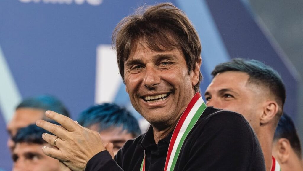 Usai Juara Liga Italia, Antonio Conte Pertimbangkan Hengkang dari Napoli