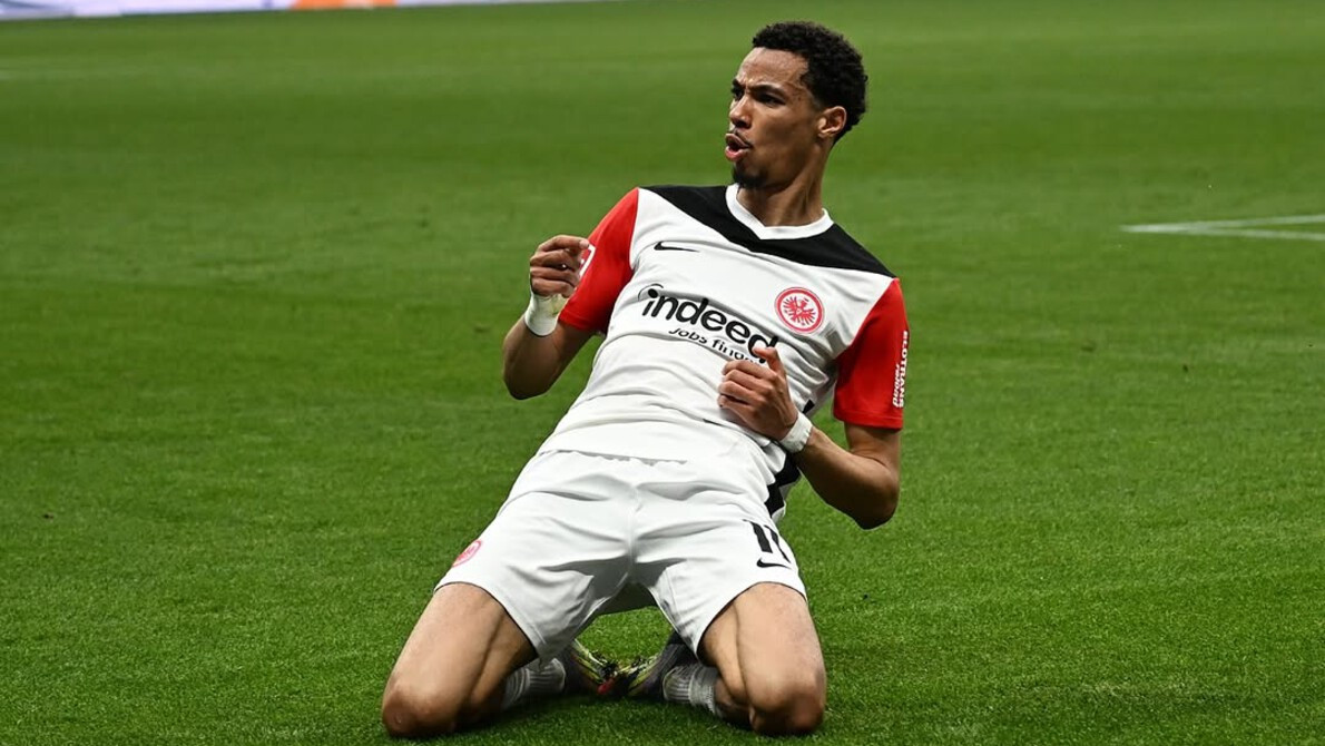 Alasan Arsenal dan Liverpool Harus Kejar Hugo Ekitike Ketimbang Alexander Isak