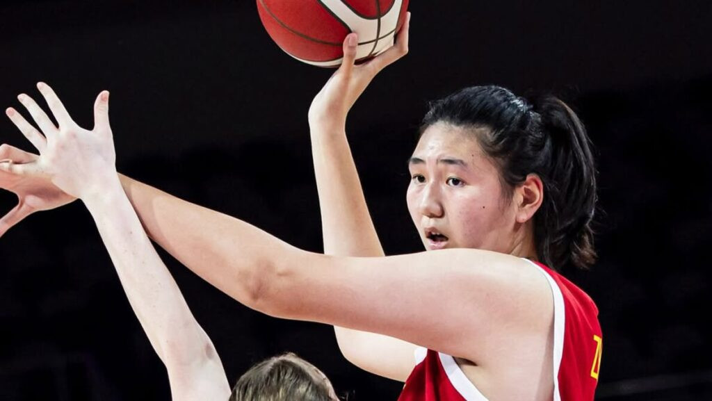 Pebasket Putri Timnas China Setinggi 2,26 Meter Bikin Heboh di FIBA Asia 2025