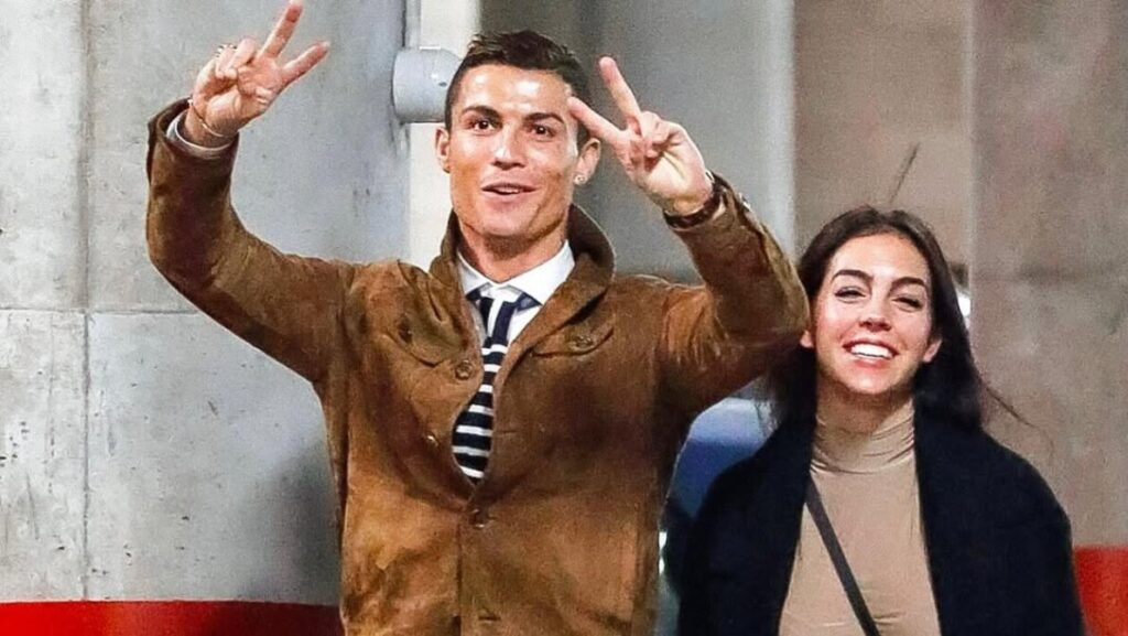 Akhirnya, Cristiano Ronaldo Lamar Georgina Rodriguez