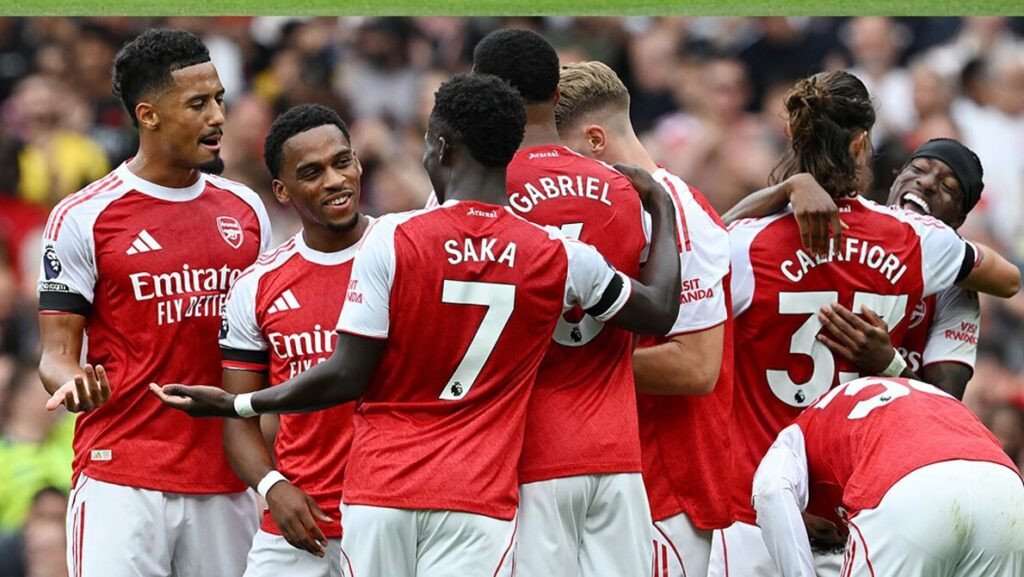 Arsenal Didenda saat Disingkirkan Manchester United