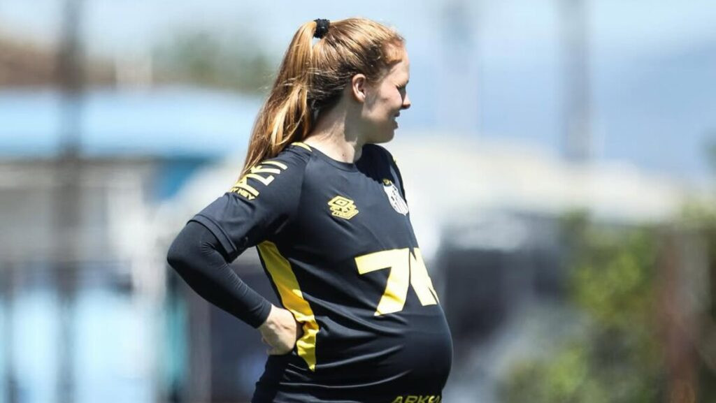 Hamil Delapan Bulan, Pesepak Bola Putri Brasil Tetap Latihan