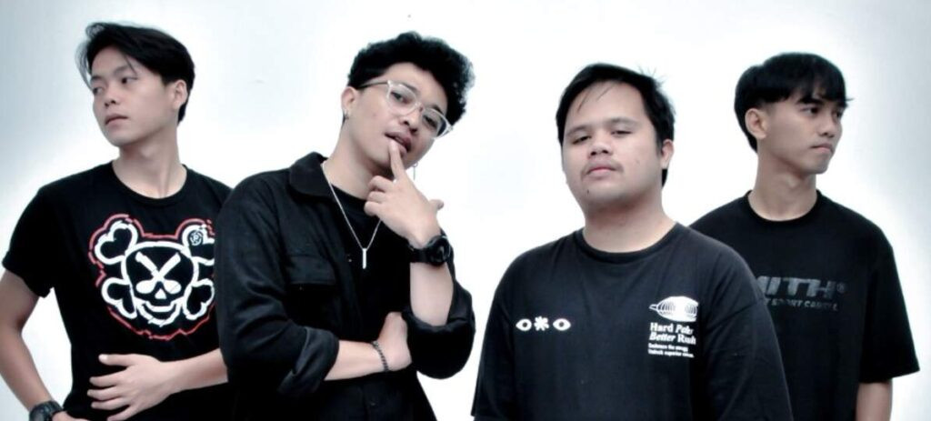 New D4wn dan ‘Kembali’: Seni Menunggu Seseorang yang Raganya Ada, tapi Hatinya Entah di Mana 2 New D4wn