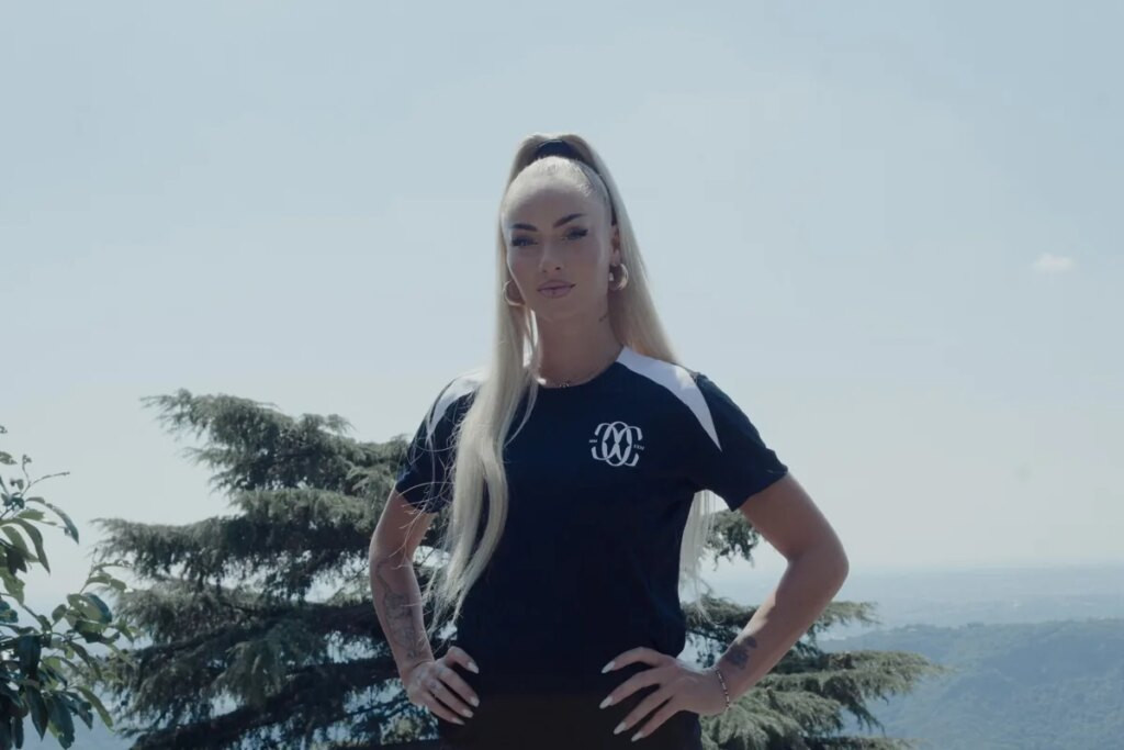 Lebih Dekat Dengan Alisha Lehmann, Pesepak Bola Cantik dari Swiss