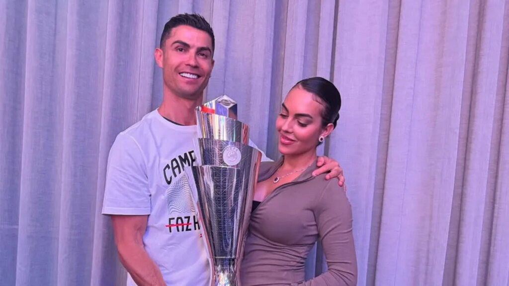 Seorang Single Mom Menjadi Viral karena Memiliki Kemiripan dengan Calon Istri Cristiano Ronaldo