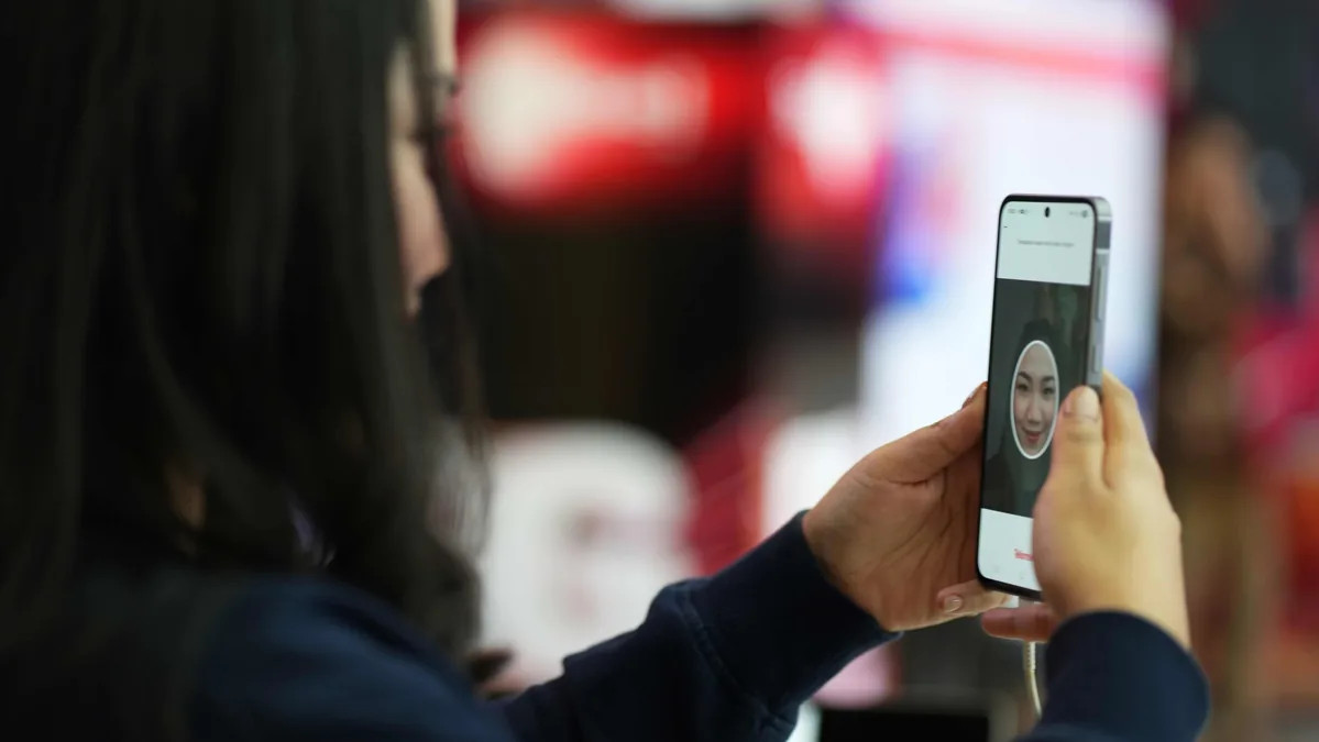 Telkomsel Mulai Terapkan Registrasi Biometrik Wajah untuk Nomor Seluler Baru