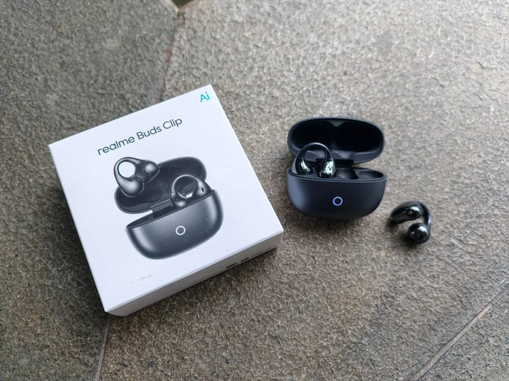 Review realme Buds Clip: Desain Unik, Ringan, Nge-Bass Tapi Nyaman di Telinga