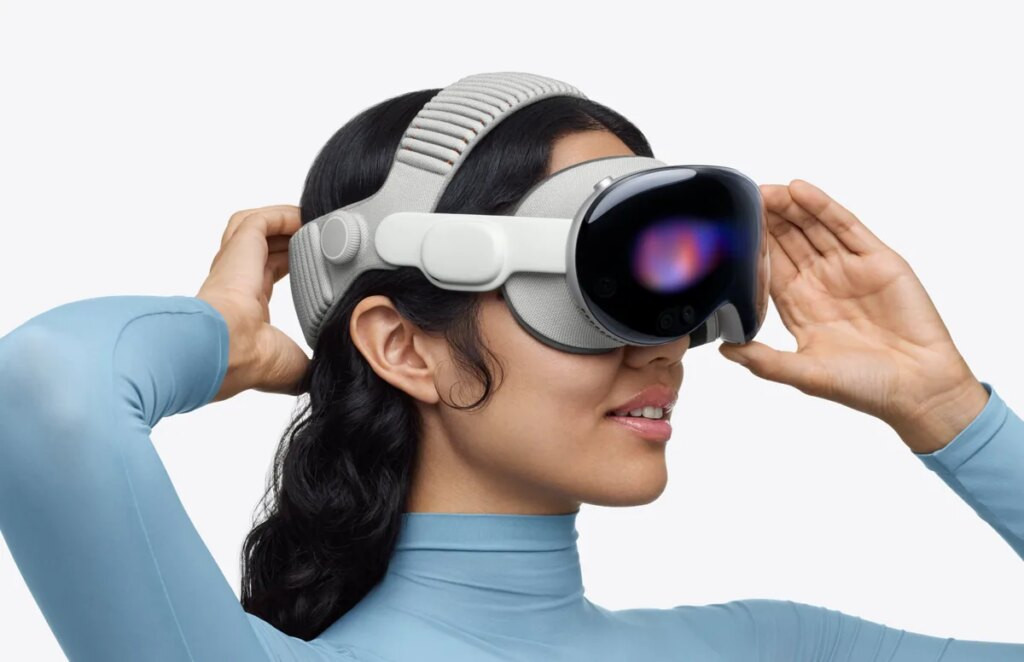 Apple Vision Pro Cetak Sejarah, Dipakai untuk Operasi Katarak