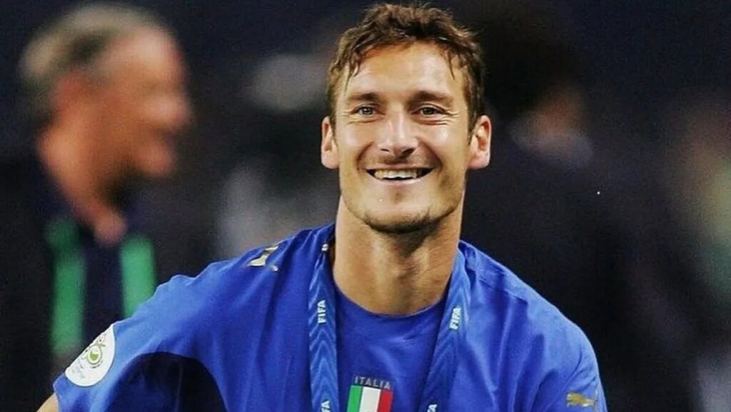Kisah-kisah yang Belum Terungkap Tentang Francesco Totti: Karier Sepak Bola Nyaris Terhenti karena Wajib Militer