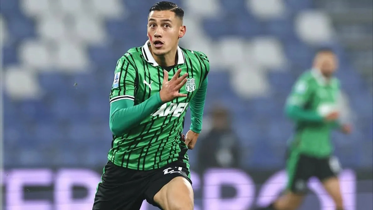 Sempat Blunder Lawan Cagliari, Jay Idzes Dapat Kritikan Keras dari Media Italia