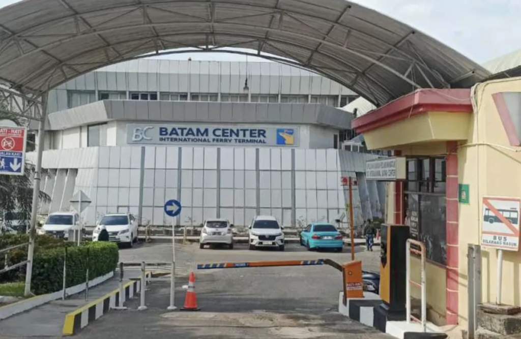 Di Balik Sistem Parkir Canggih Palang Otomatis, Ada Perempuan Tangguh Penjaga Integritas