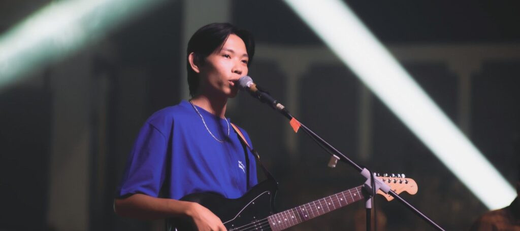 Single Baru Bryan Christopher: Lipstik, Mantan & Suara Serak